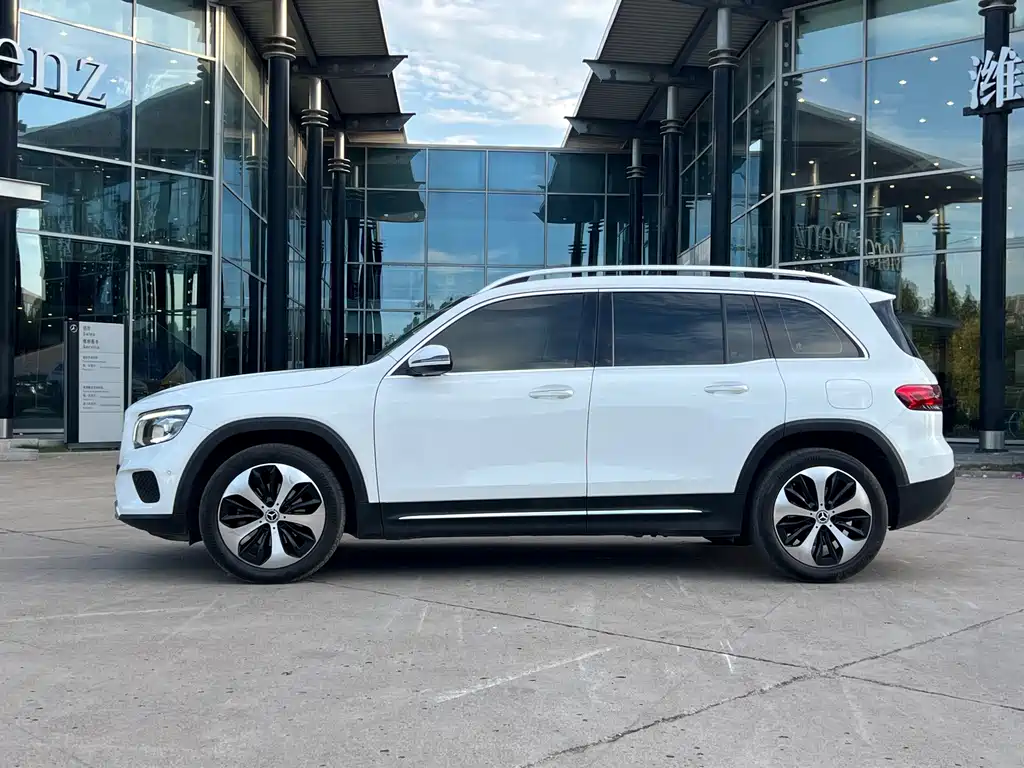 Mercedes-Benz GLB — фото 3