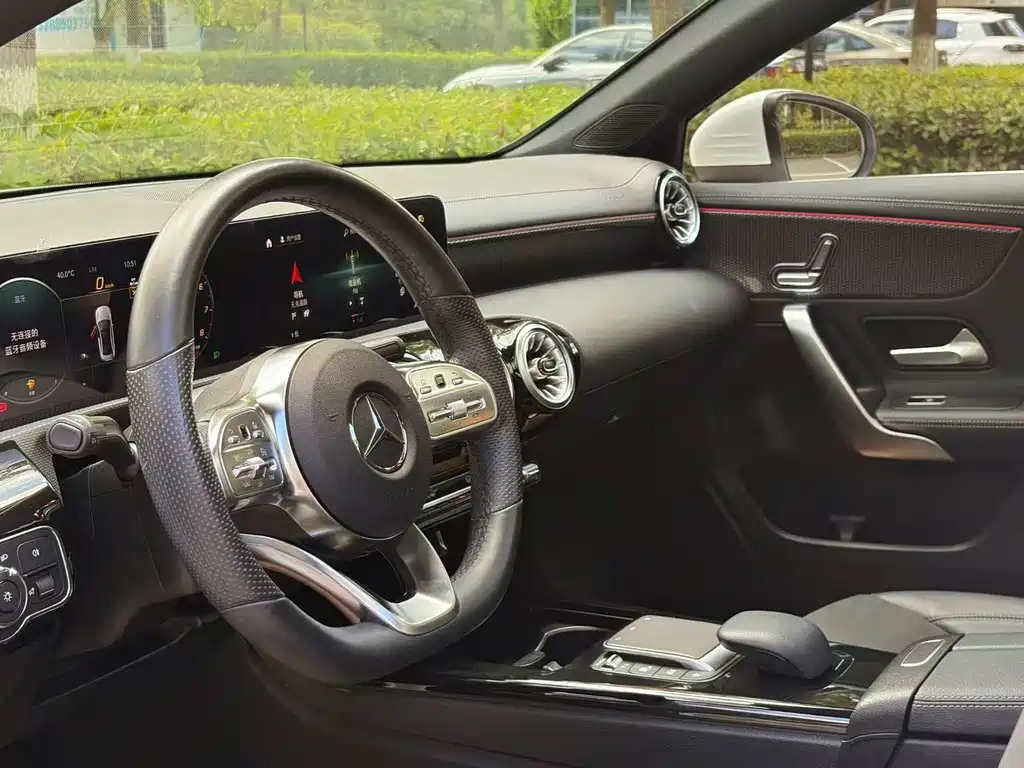 Mercedes-Benz A-Class — фото 14