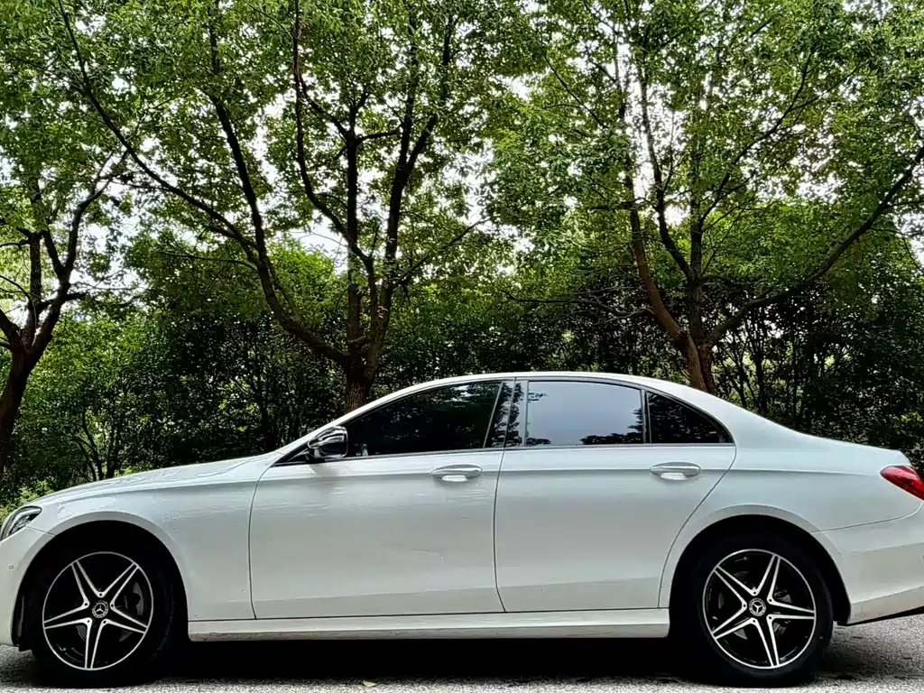 Mercedes-Benz E-Class (Import) — фото 3