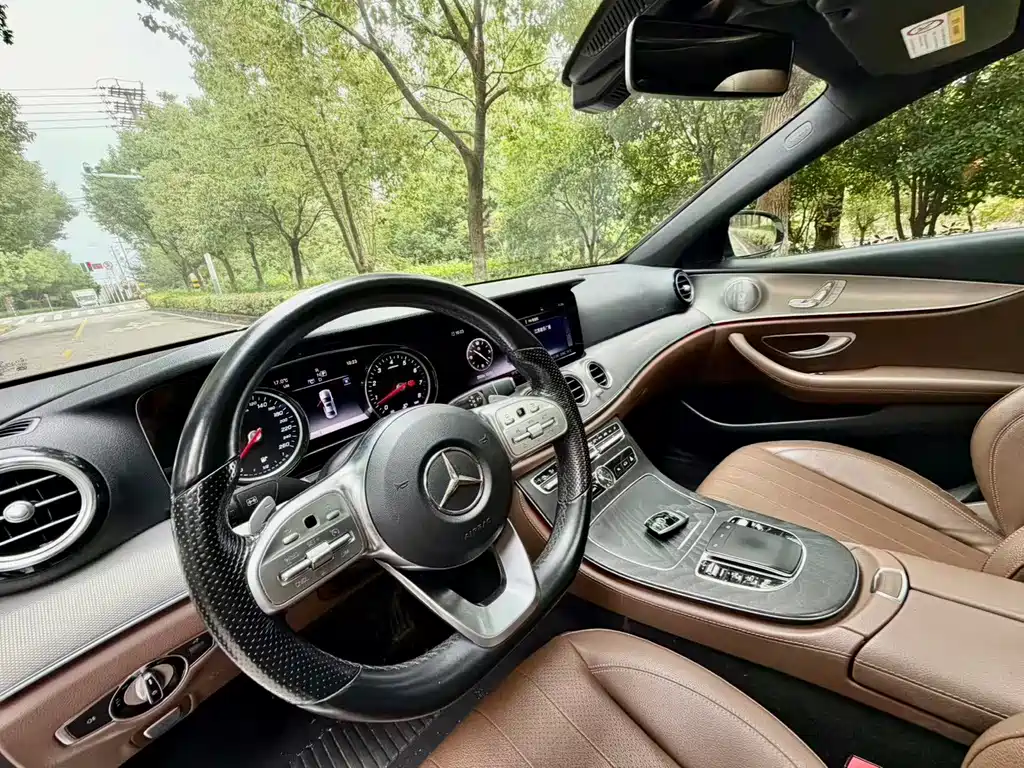 Mercedes-Benz E-Class (Import) — фото 4