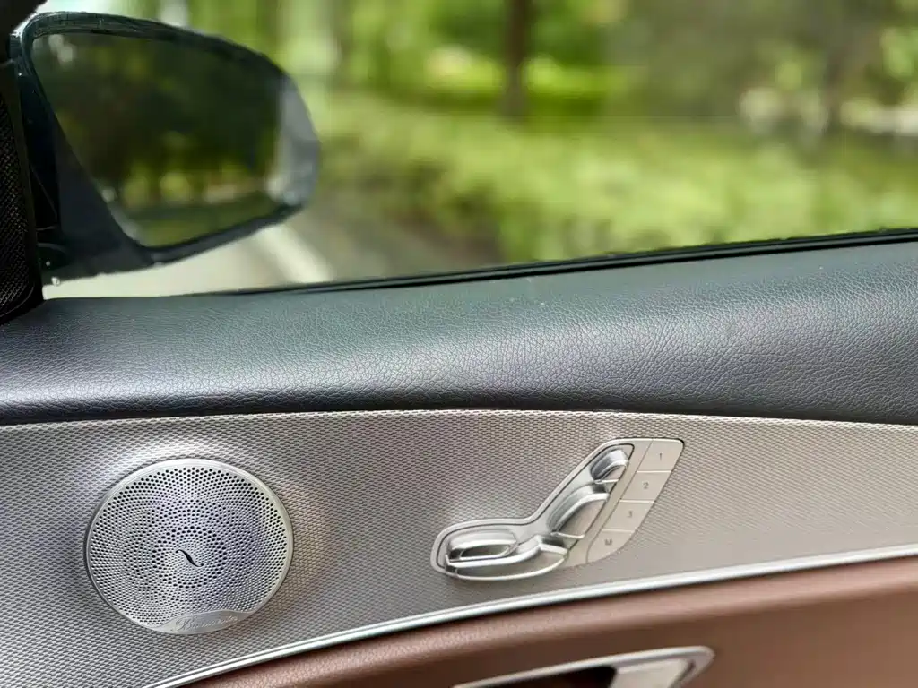 Mercedes-Benz E-Class (Import) — фото 9