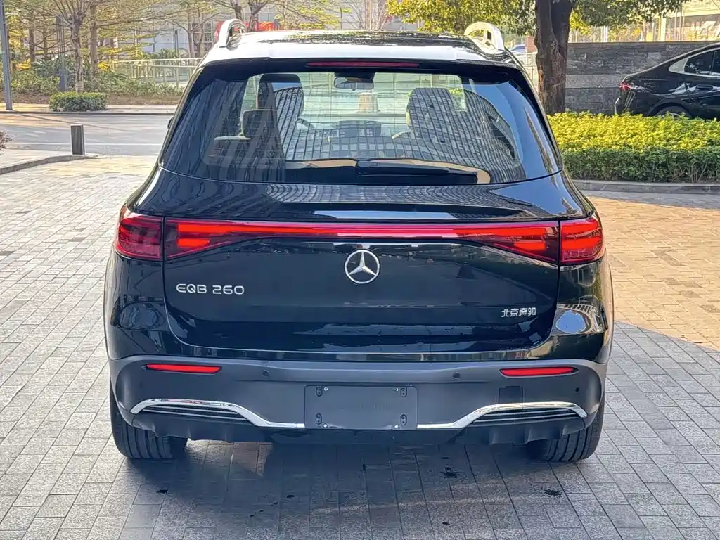 Mercedes-Benz EQB — фото 4