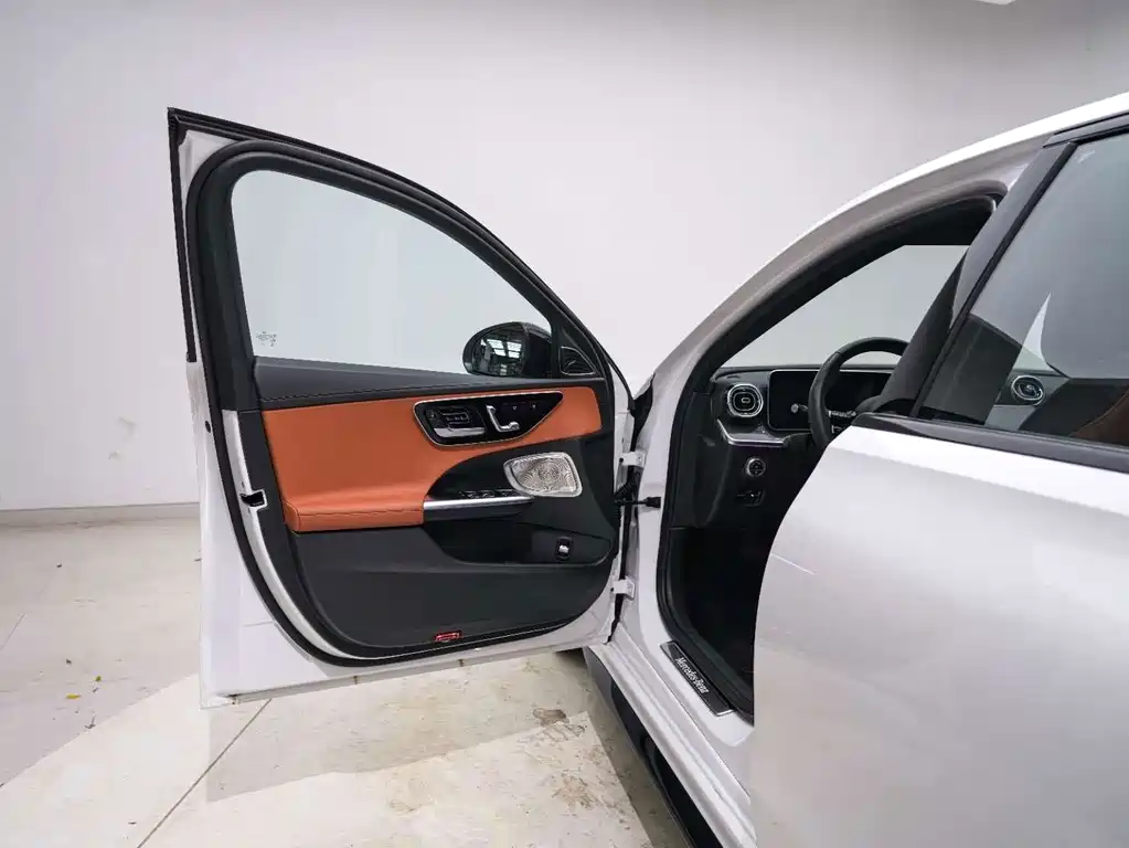 Mercedes-Benz C-Class — фото 15