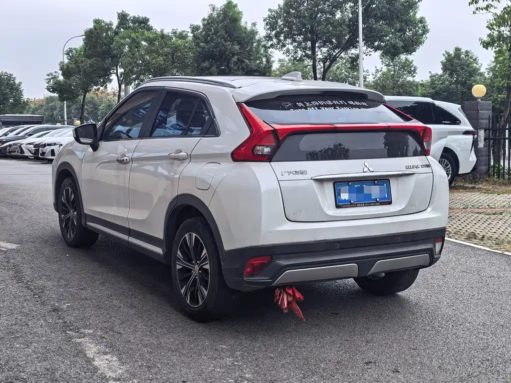 Mitsubishi Eclipse Cross — фото 4