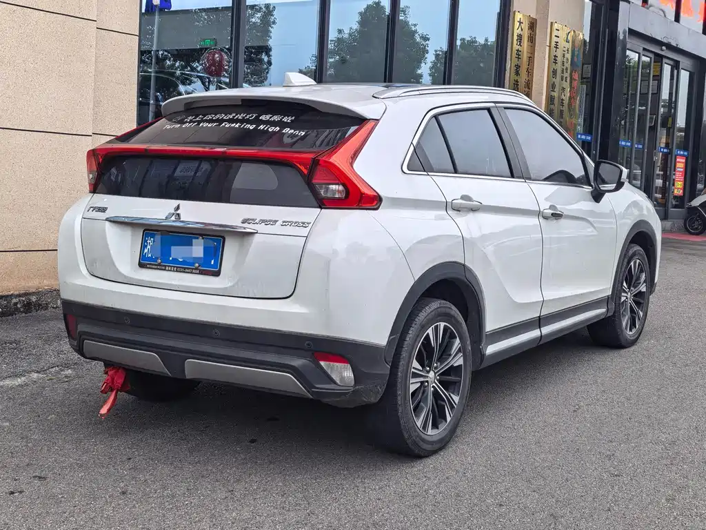 Mitsubishi Eclipse Cross — фото 6