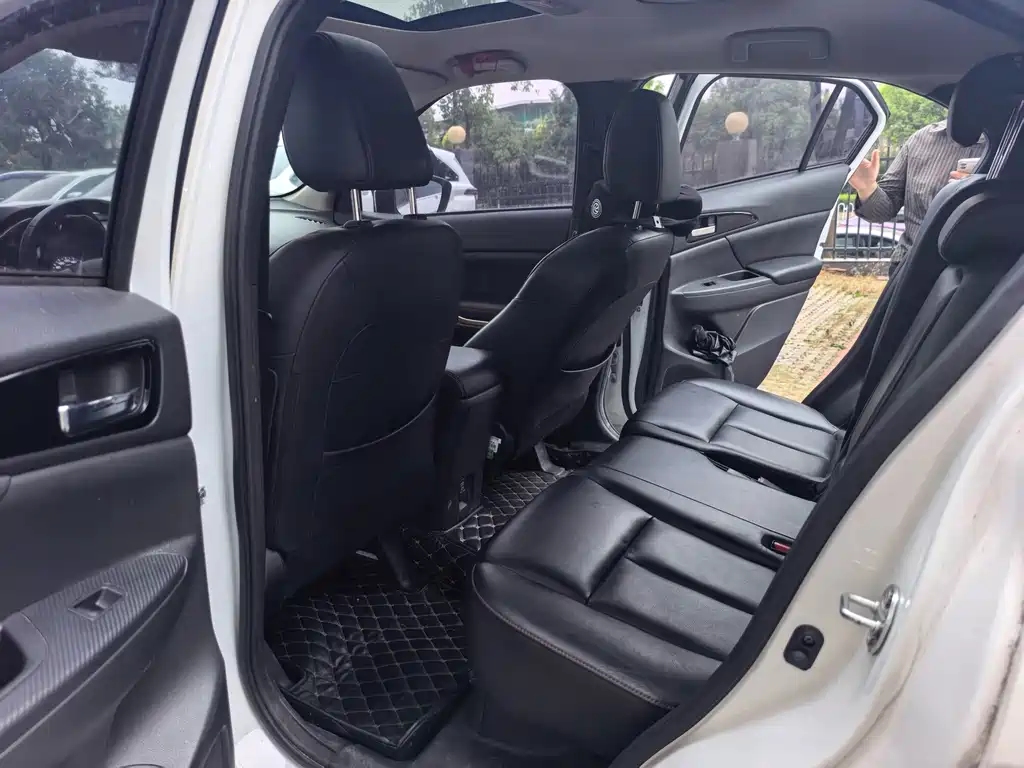 Mitsubishi Eclipse Cross — фото 8