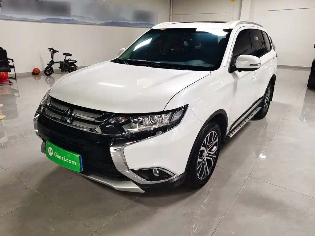 Mitsubishi Outlander — фото 2