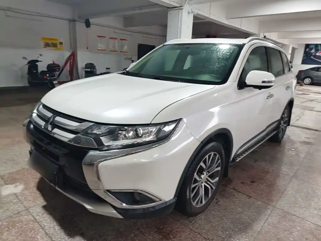 Mitsubishi Outlander — фото 2