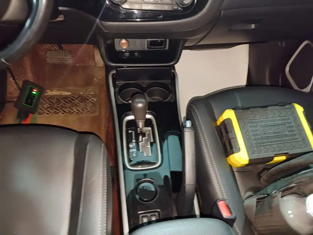 Mitsubishi Outlander — фото 14
