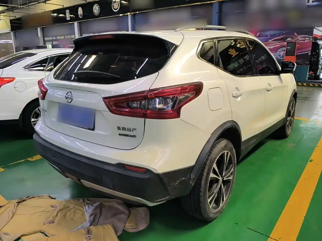 Nissan Qashqai — фото 7