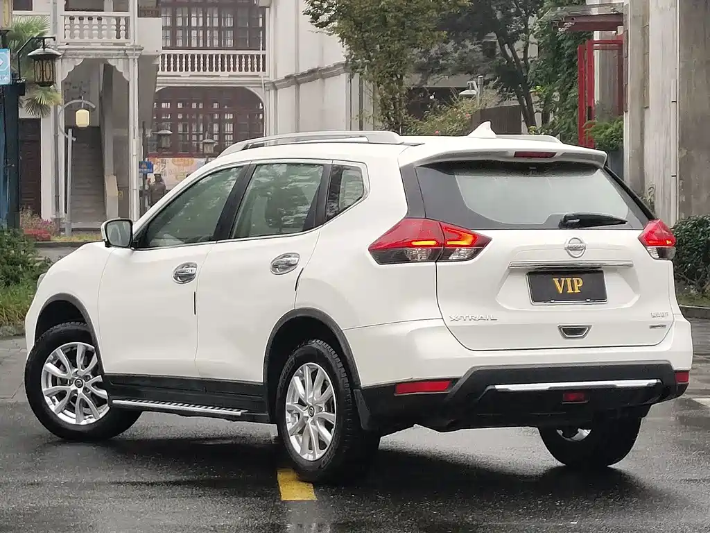 Nissan X-Trail — фото 4