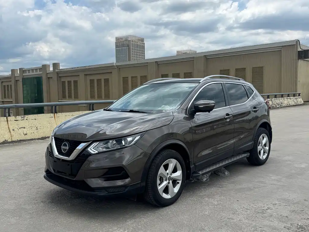 Nissan Qashqai — фото 1