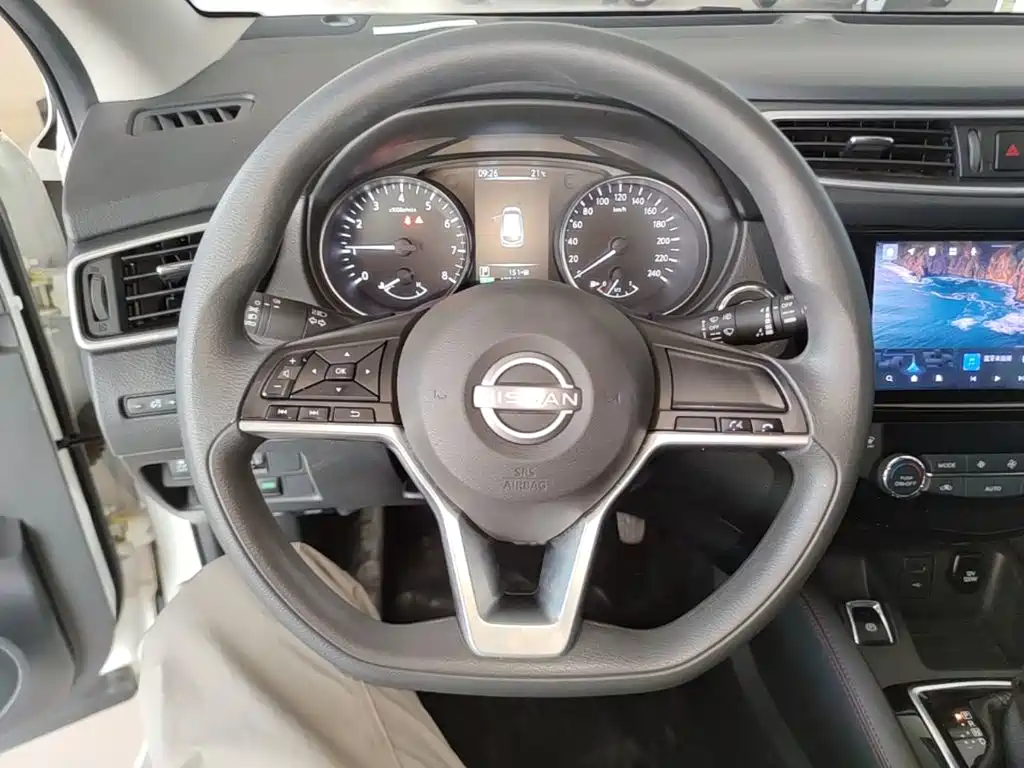 Nissan Qashqai — фото 11