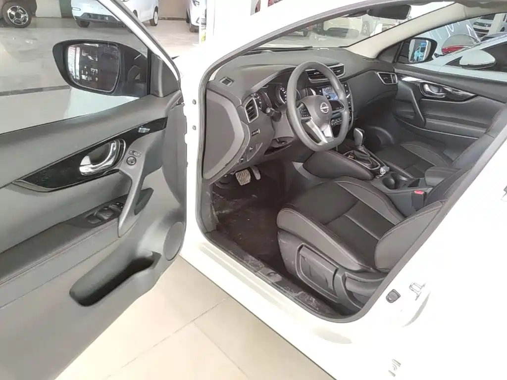 Nissan Qashqai — фото 16