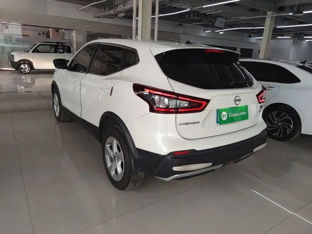 Nissan Qashqai — фото 5