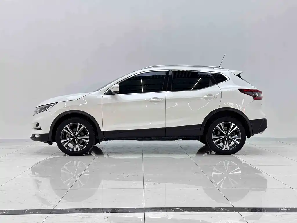 Nissan Qashqai — фото 4