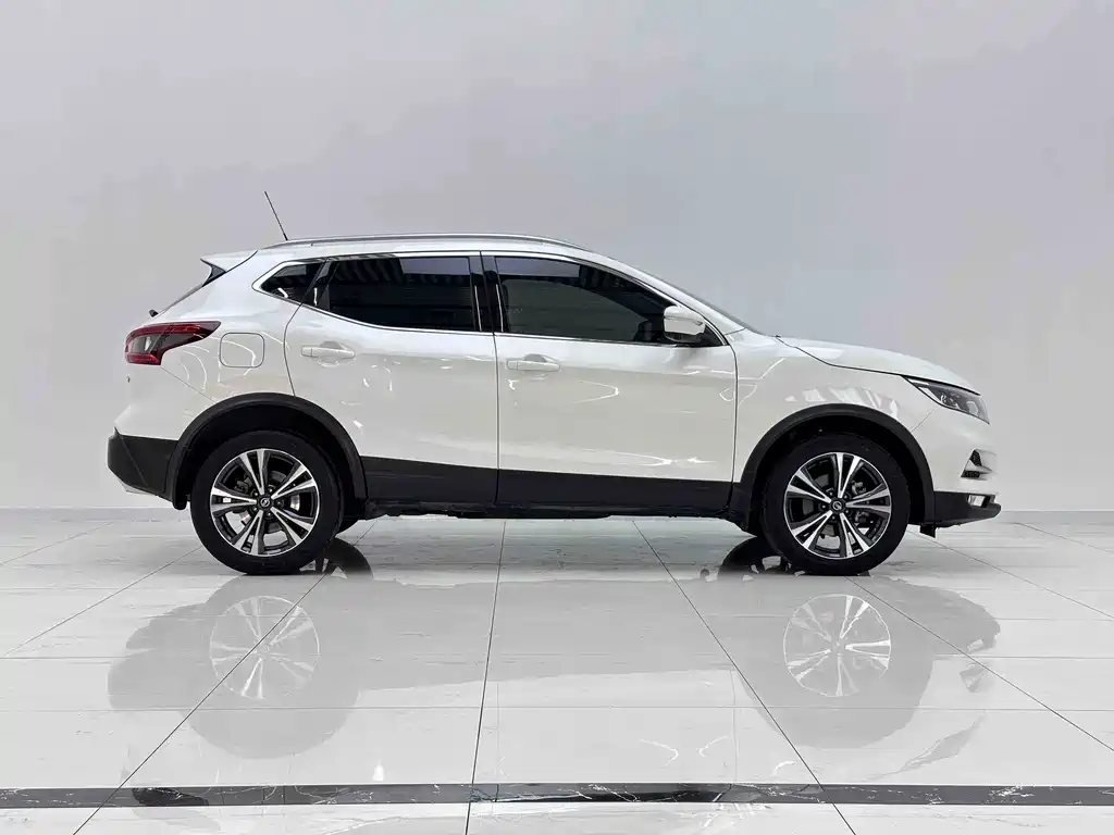 Nissan Qashqai — фото 5