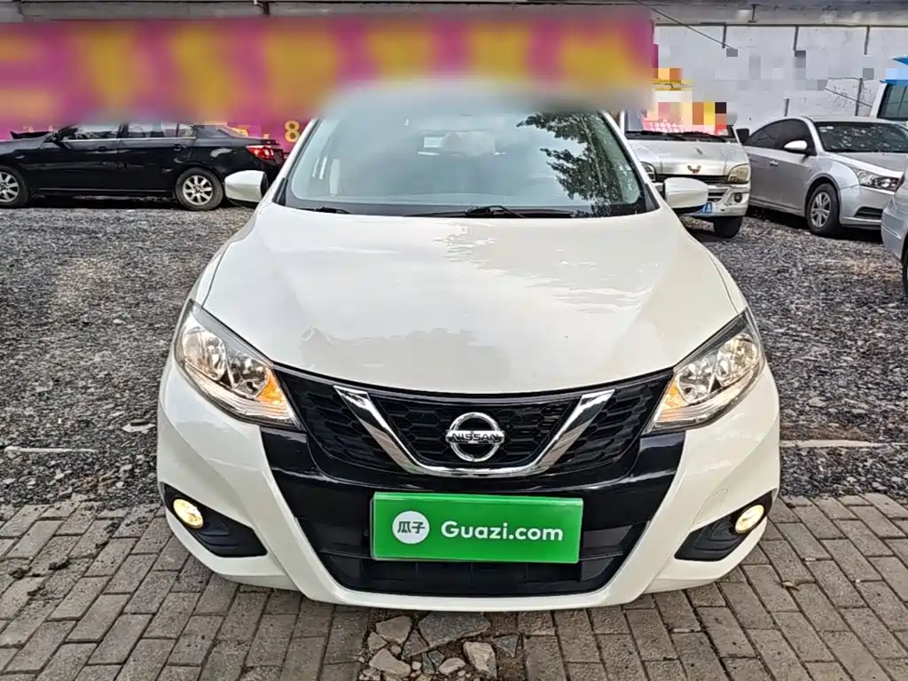 Nissan Tiida — фото 3
