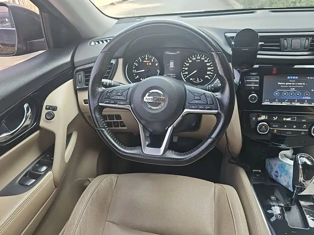Nissan X-Trail — фото 11