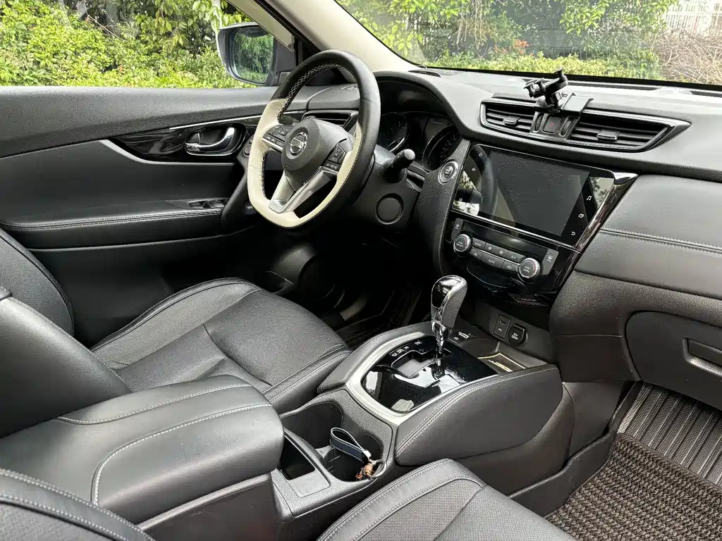 Nissan X-Trail — фото 11