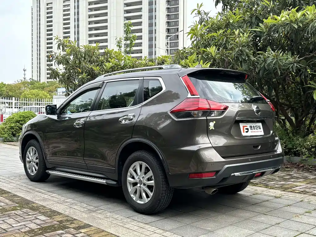 Nissan X-Trail — фото 17