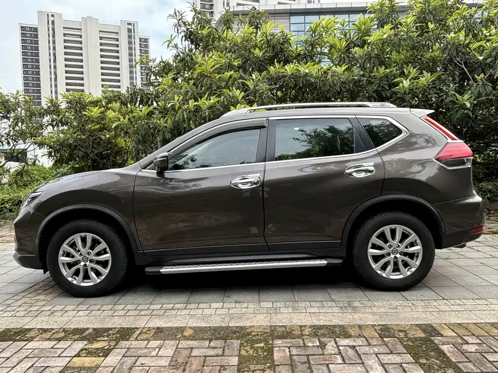 Nissan X-Trail — фото 6