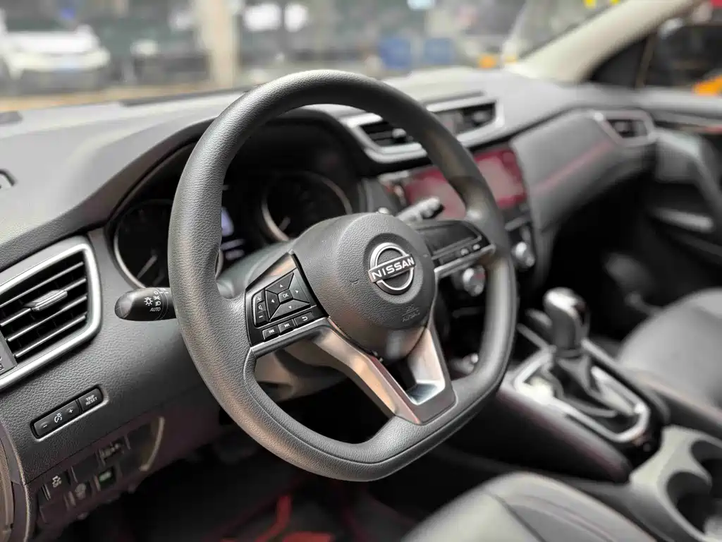 Nissan Qashqai — фото 11