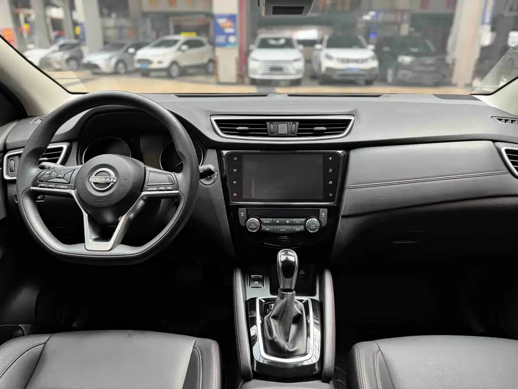 Nissan Qashqai — фото 9