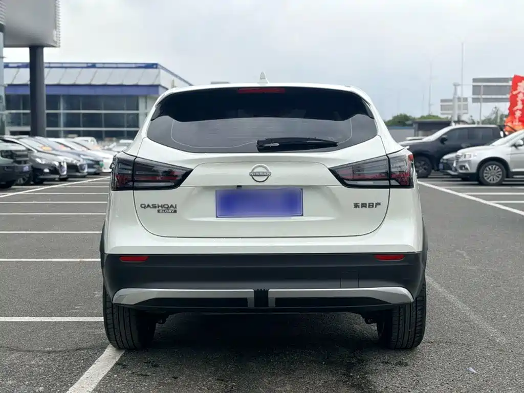 Nissan Qashqai — фото 10