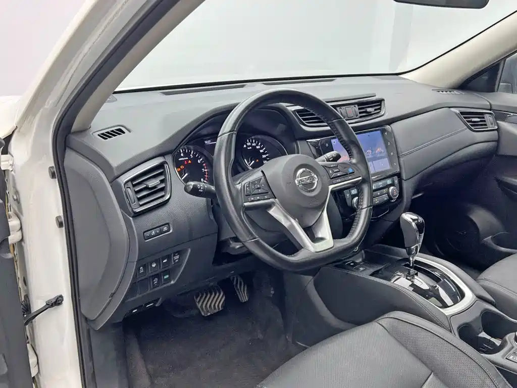 Nissan X-Trail — фото 13