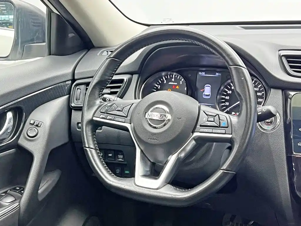 Nissan X-Trail — фото 20