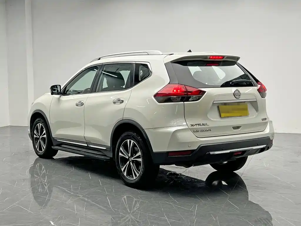 Nissan X-Trail — фото 4