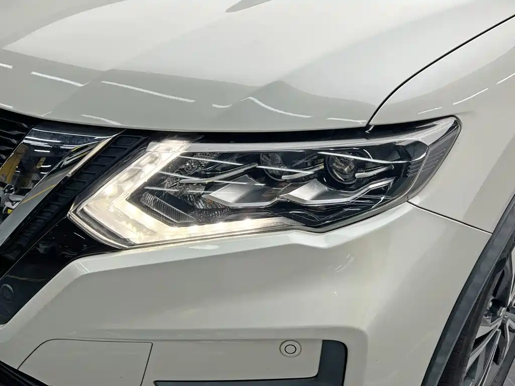 Nissan X-Trail — фото 10