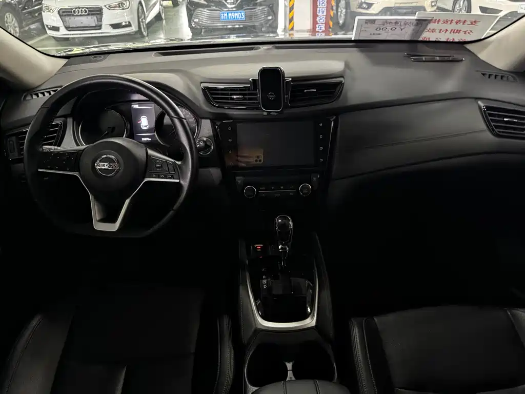 Nissan X-Trail — фото 10