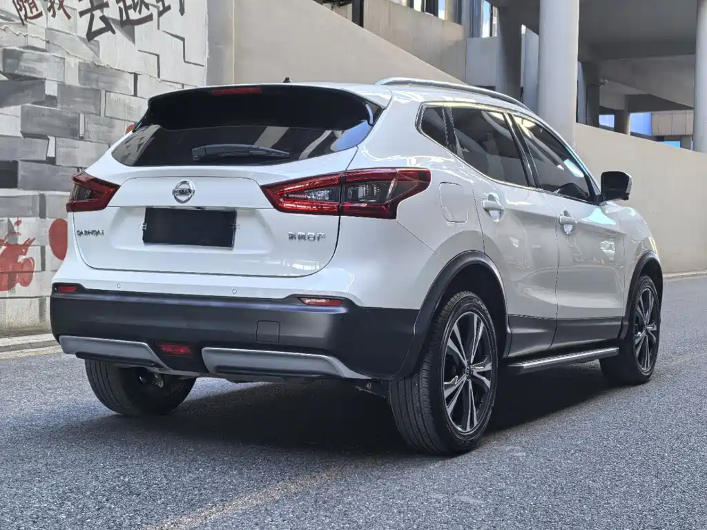 Nissan Qashqai — фото 4