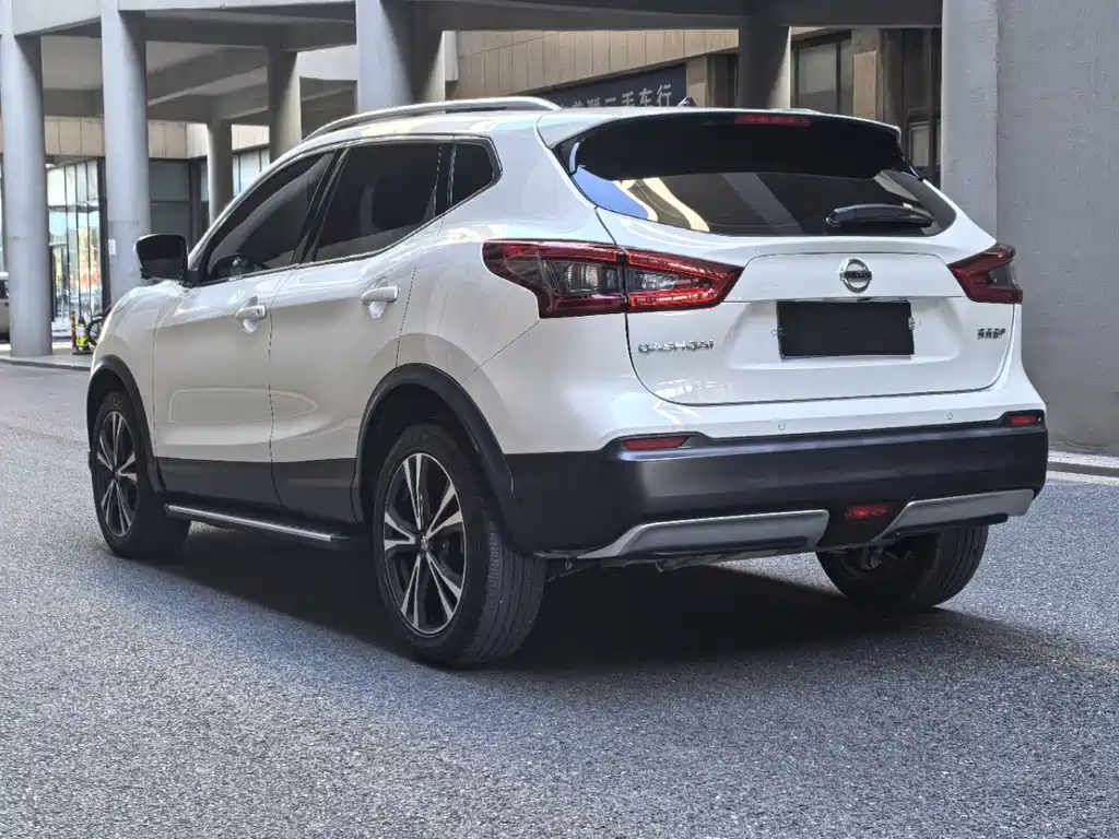Nissan Qashqai — фото 6
