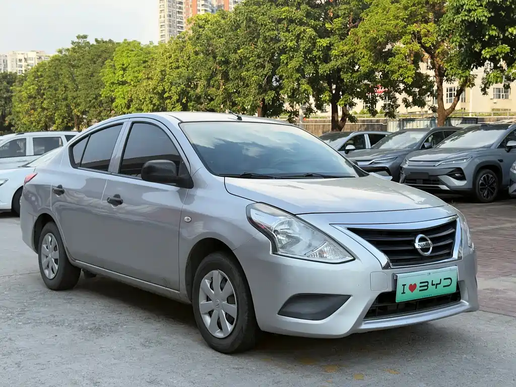 Nissan Sunny — фото 3