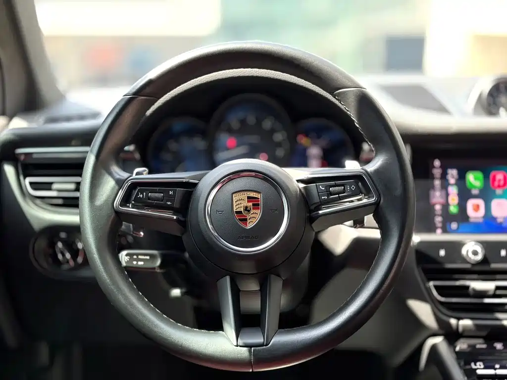 Porsche Macan — фото 9