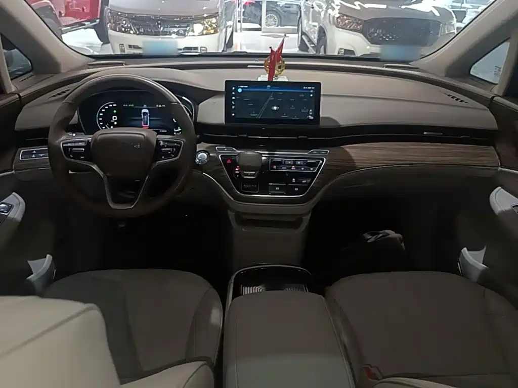 Roewe iMAX8 — фото 10