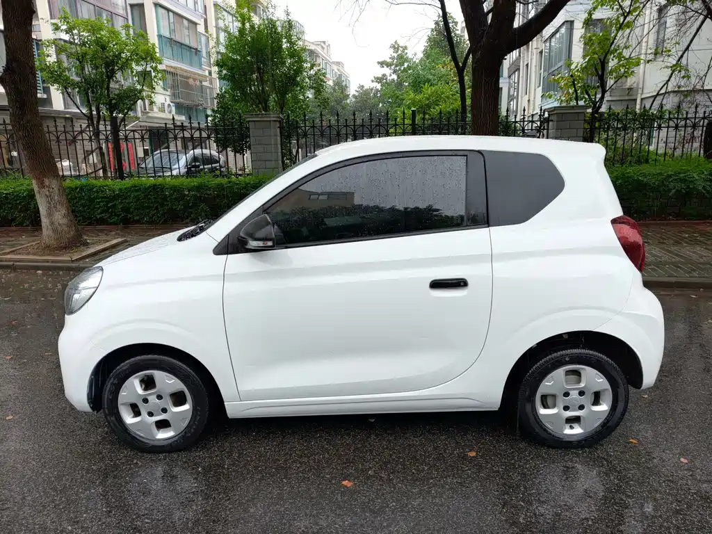Roewe Clever — фото 3