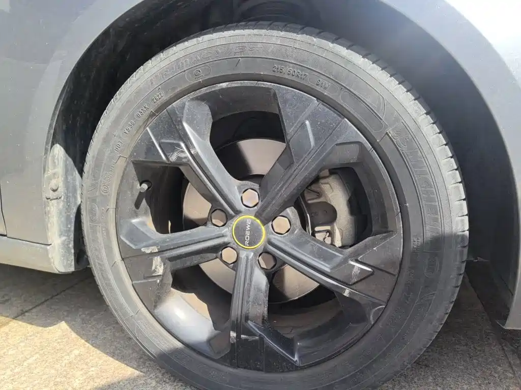 Roewe i6 MAX New Energy — фото 8