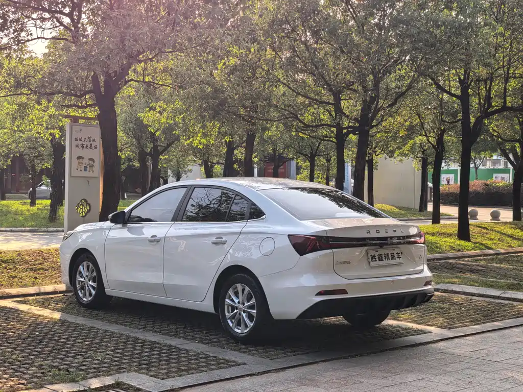 Roewe i5 — фото 6