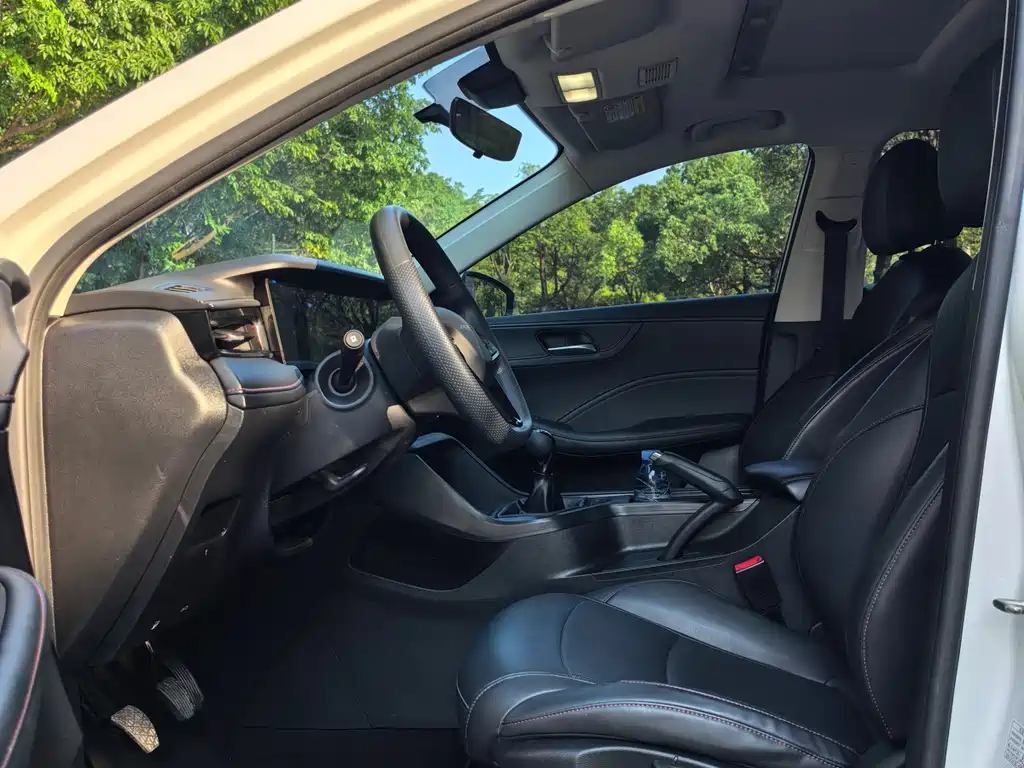 Roewe i5 — фото 8