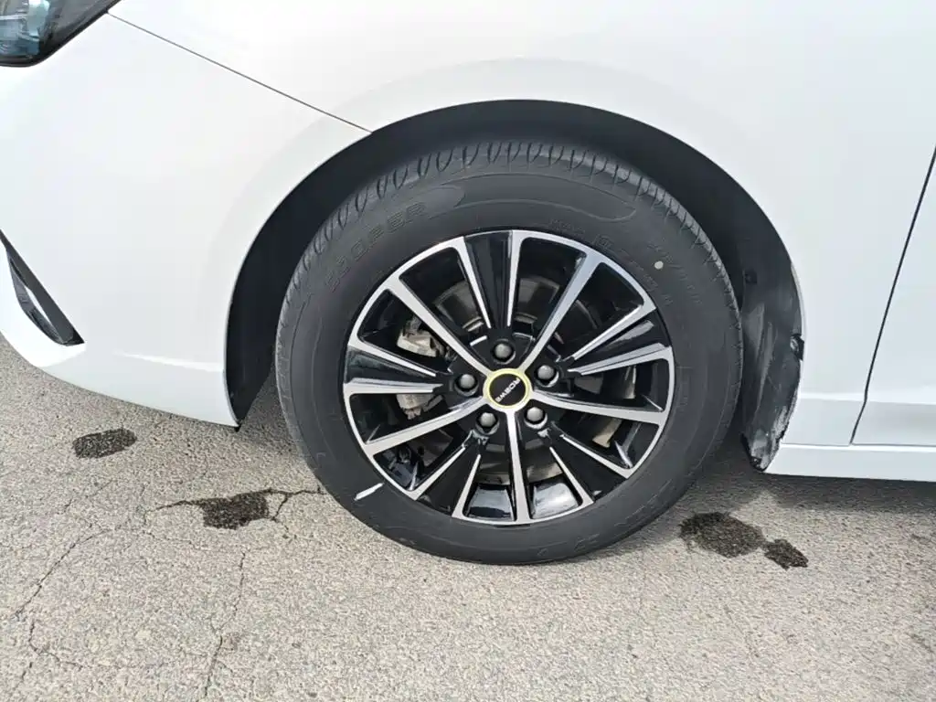 Roewe i5 — фото 23