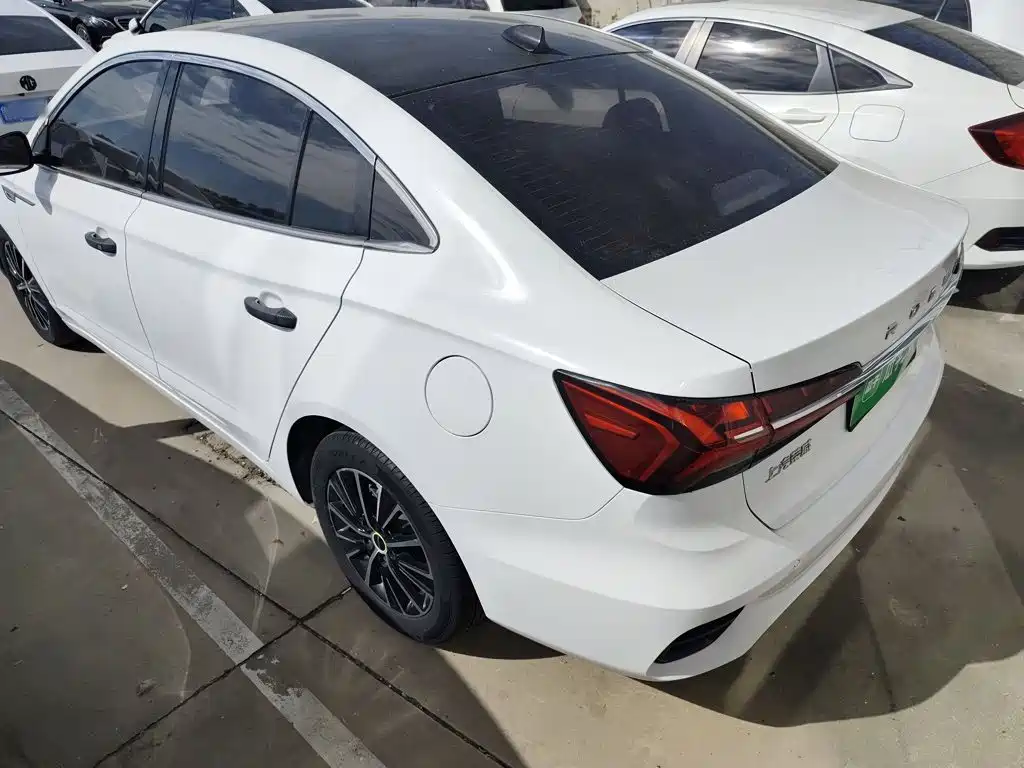 Roewe i5 — фото 10