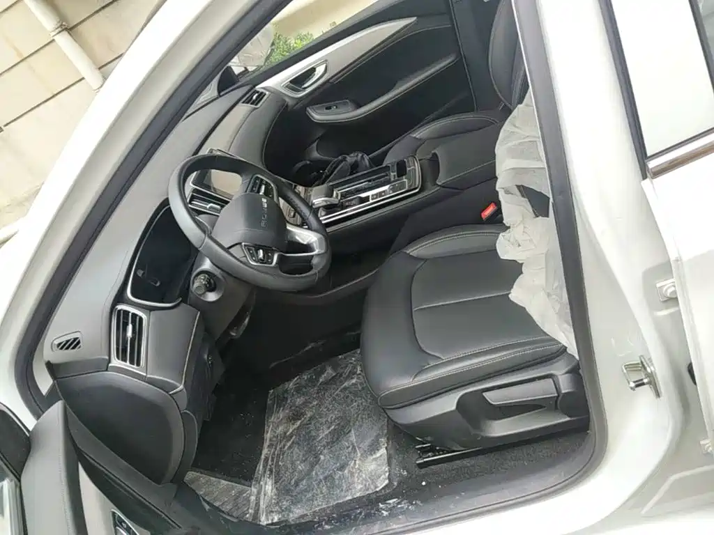 Roewe i6 MAX New Energy — фото 15