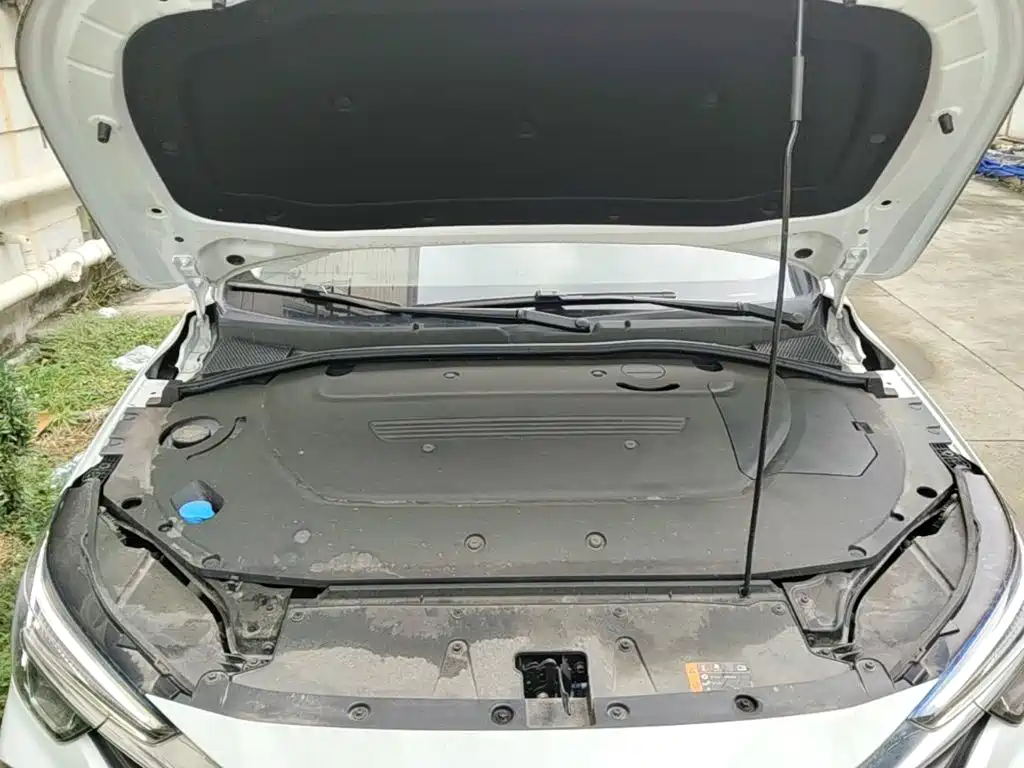 Roewe i6 MAX New Energy — фото 20