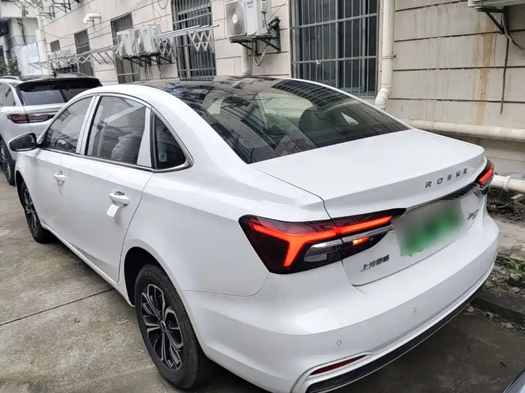 Roewe i6 MAX New Energy — фото 5