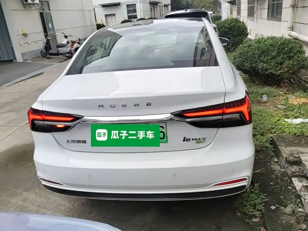 Roewe i6 MAX New Energy — фото 6