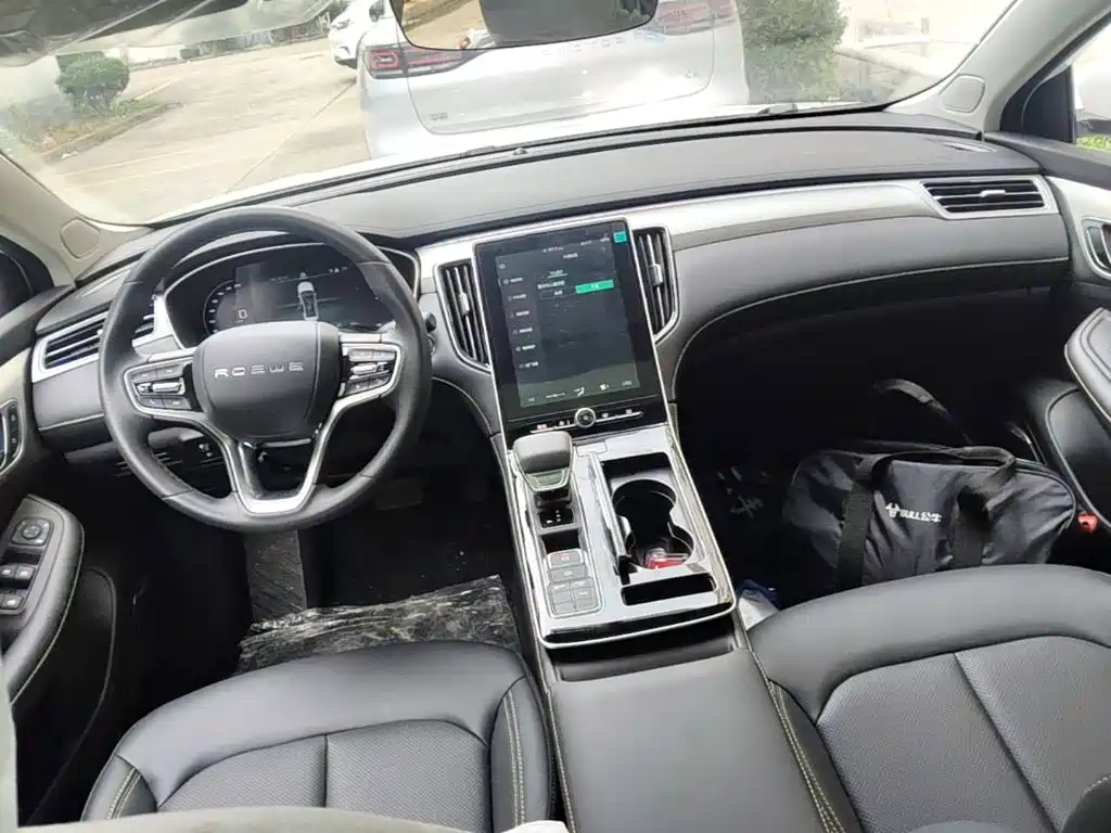 Roewe i6 MAX New Energy — фото 10